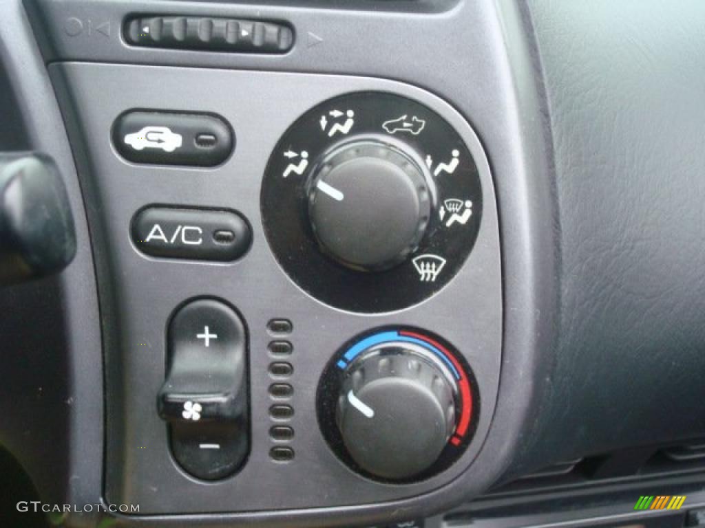 2003 Honda S2000 Roadster Controls Photo #38552933