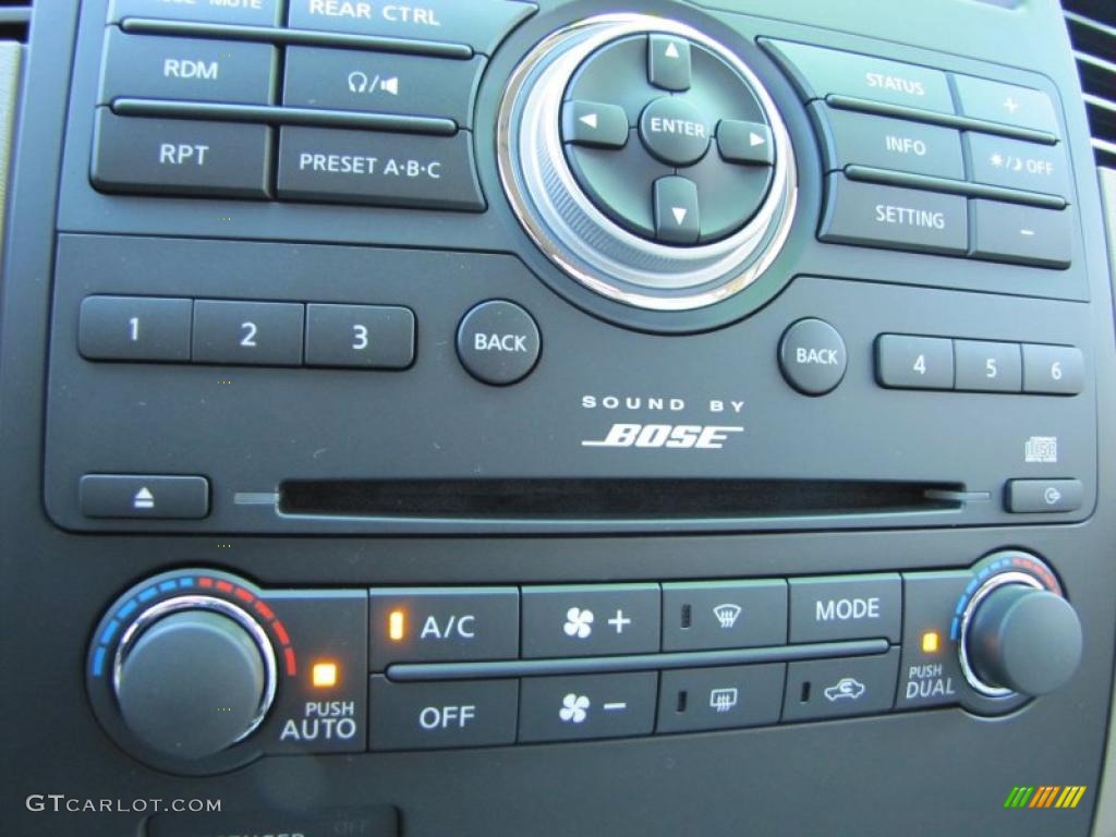 2011 Nissan Pathfinder Silver 4x4 Controls Photo #38553221