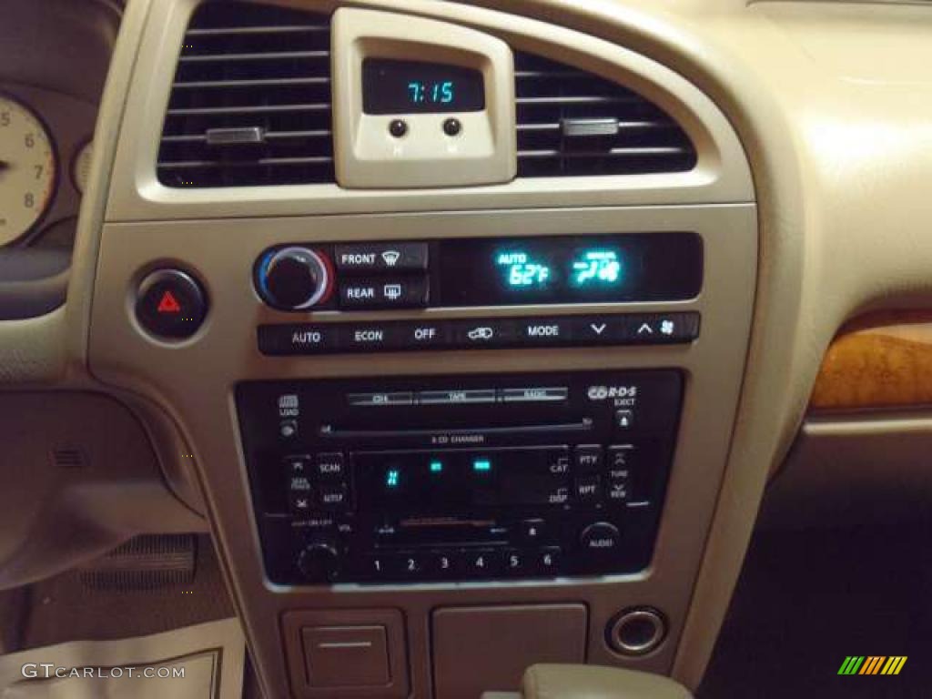 2003 Nissan Pathfinder LE Controls Photo #38553669