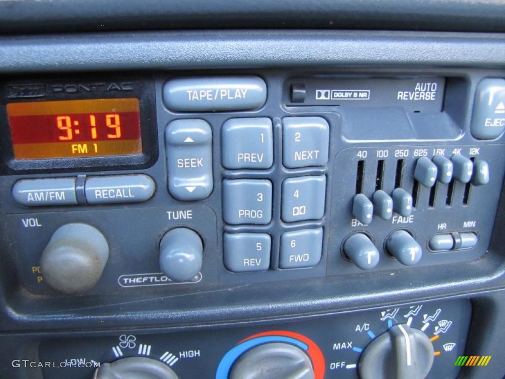 1995 Pontiac Firebird Convertible Controls Photo #38555305