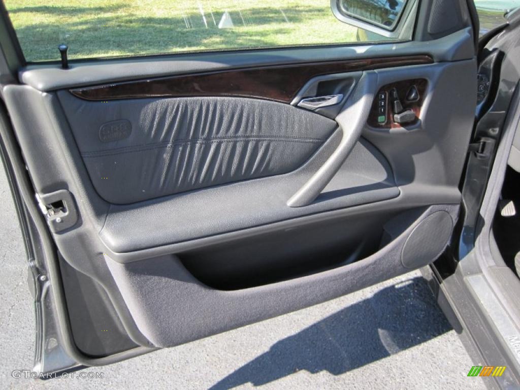 2001 Mercedes-Benz E 320 4Matic Sedan Charcoal Door Panel Photo #38557461