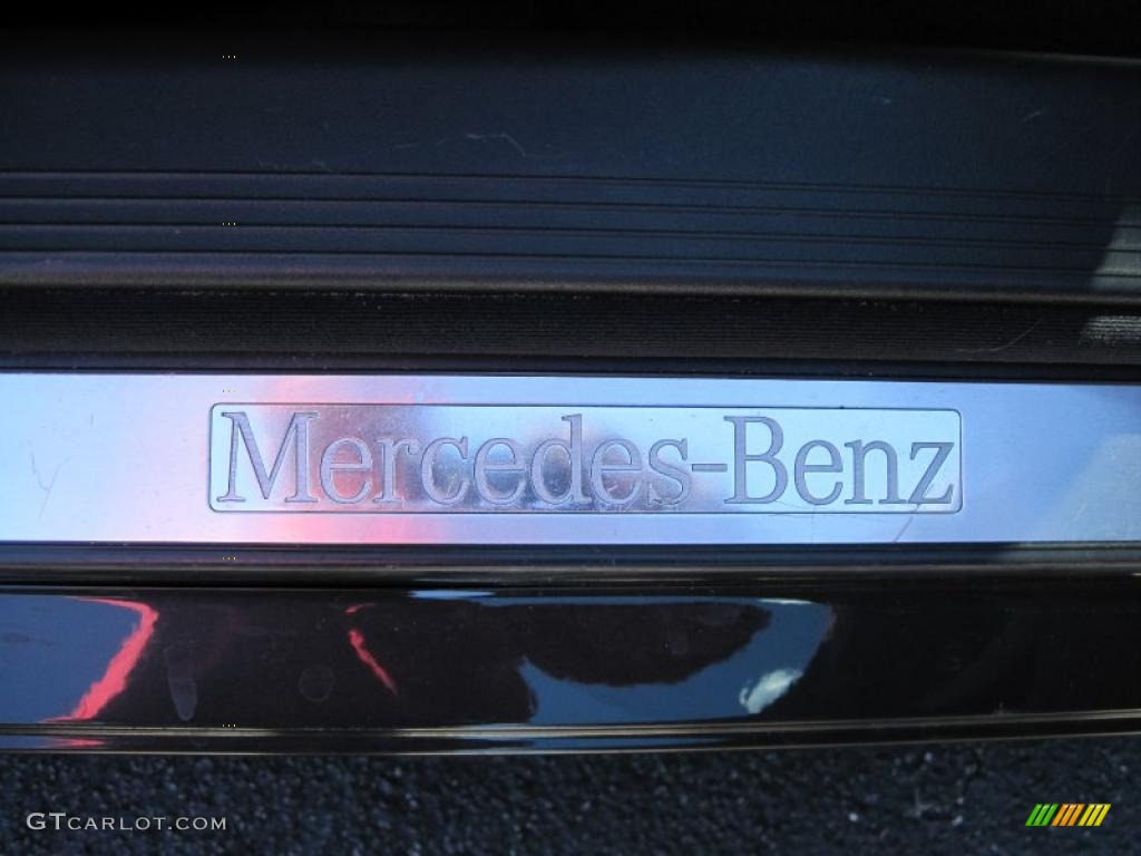 2001 Mercedes-Benz E 320 4Matic Sedan Marks and Logos Photo #38557561