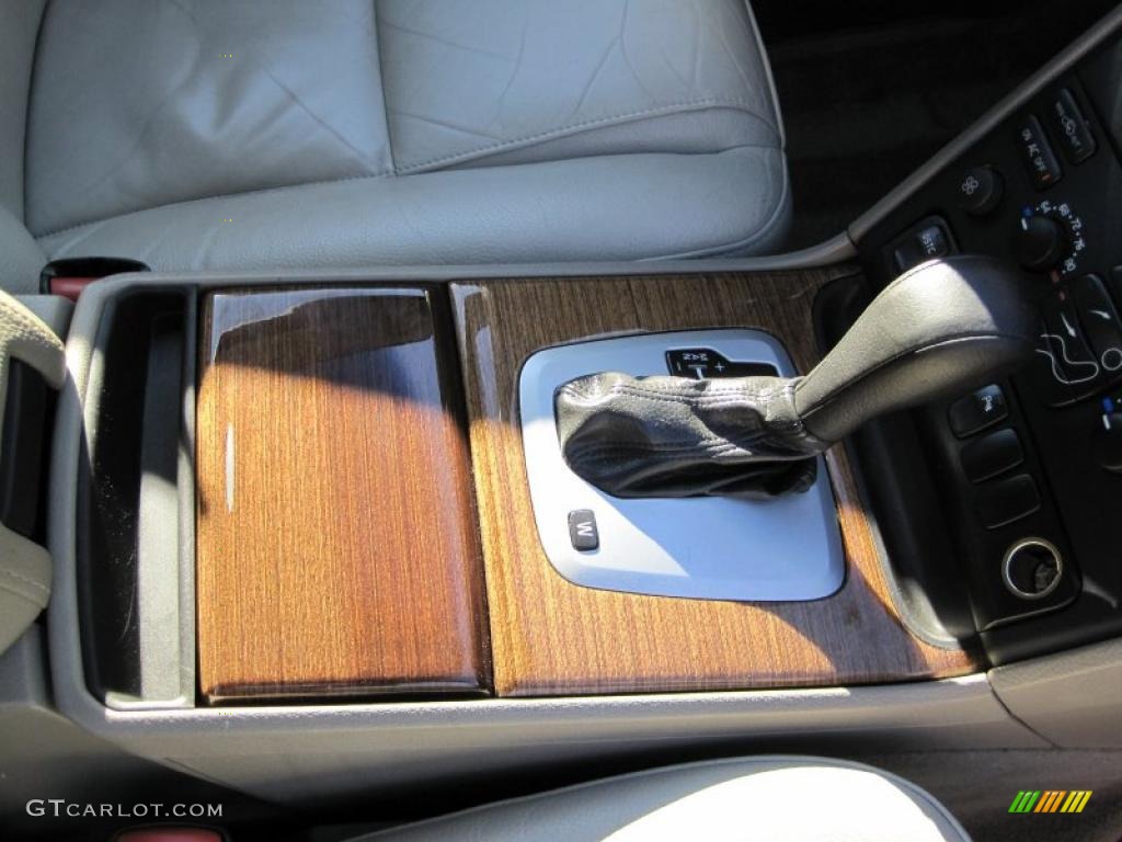 2006 XC90 V8 AWD - White Pearl Metallic / Taupe/Light Taupe photo #5