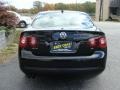 Black - Jetta SE Sedan Photo No. 4