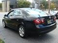 Black - Jetta SE Sedan Photo No. 5