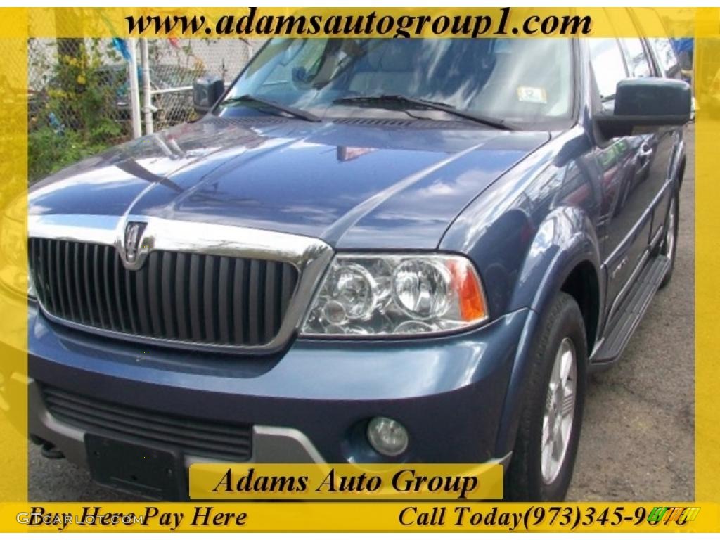 Medium Wedgewood Blue Metallic Lincoln Navigator