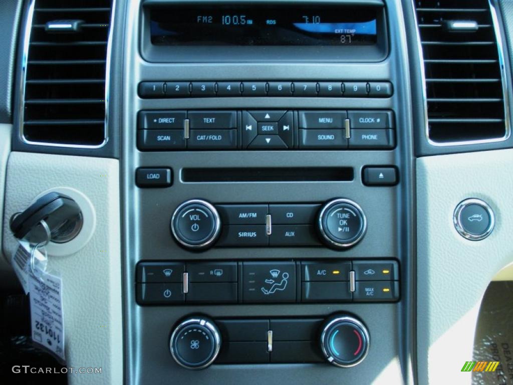 2011 Ford Taurus SE Controls Photo #38559209
