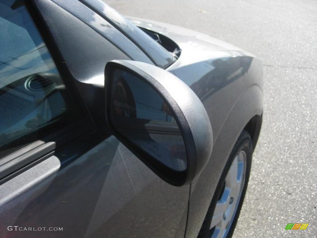 2005 Focus ZX5 SES Hatchback - Liquid Grey Metallic / Charcoal/Charcoal photo #16