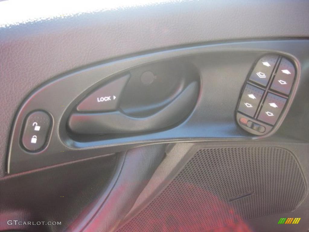 2005 Focus ZX5 SES Hatchback - Liquid Grey Metallic / Charcoal/Charcoal photo #25