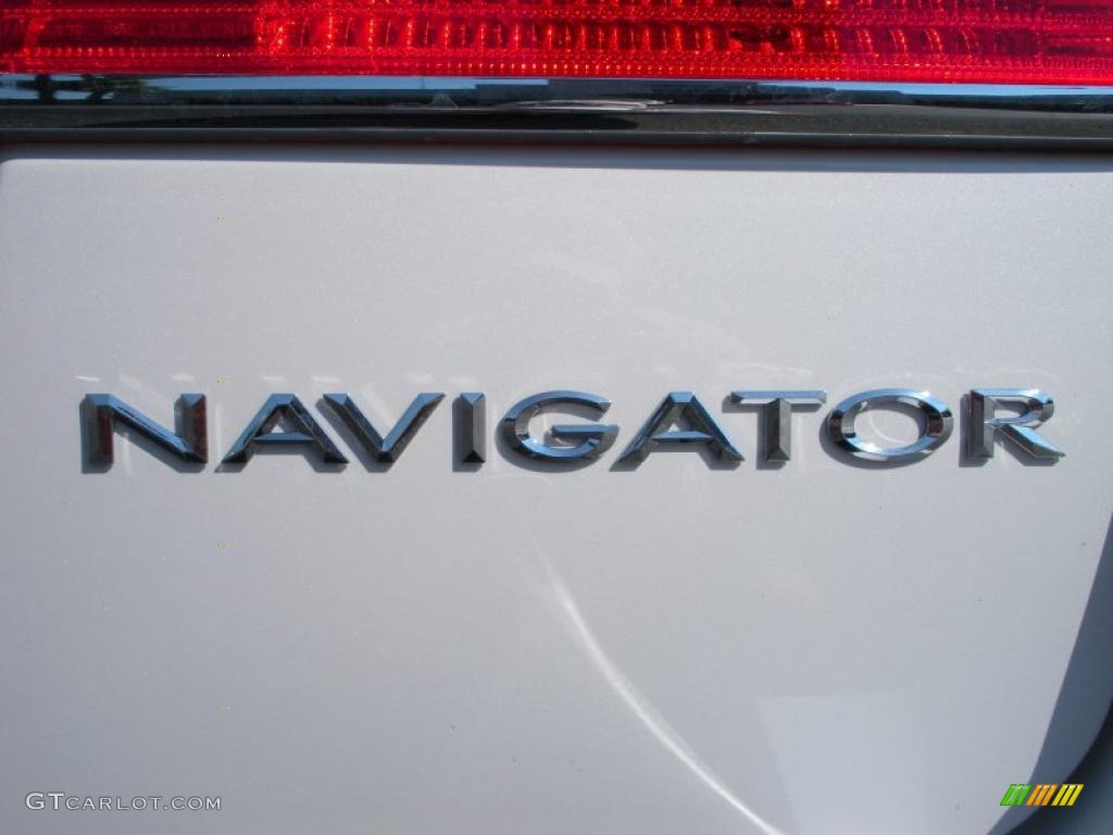 2011 Navigator 4x2 - White Platinum Tri-Coat / Stone photo #4