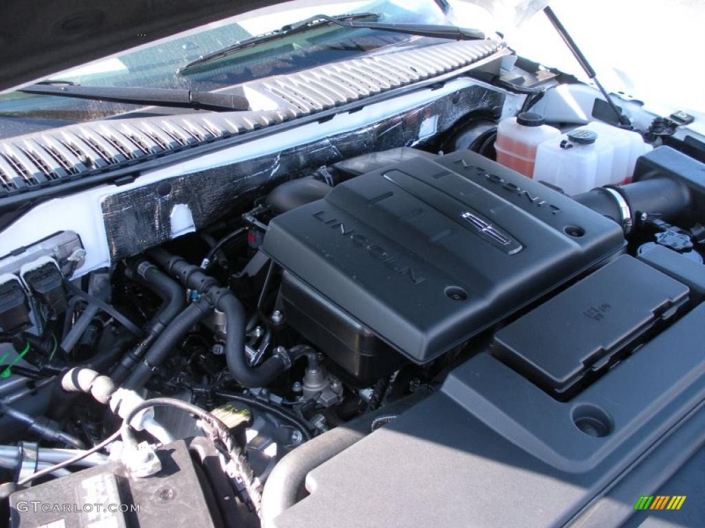 2011 Lincoln Navigator 4x2 5.4 Liter SOHC 24-Valve Flex-Fuel V8 Engine Photo #38560697