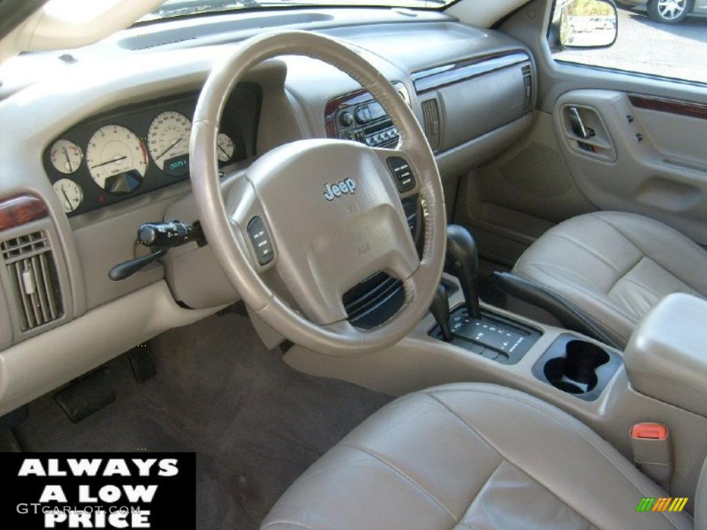 2004 Grand Cherokee Limited 4x4 - Dark Khaki Pearl / Taupe photo #11