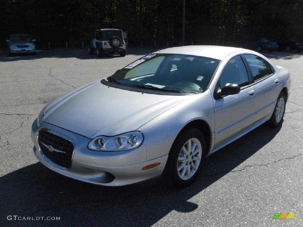 2004 Chrysler Concorde LX Exterior Photos