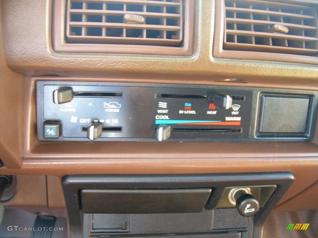 1986 Toyota 4Runner 4x4 Controls Photos