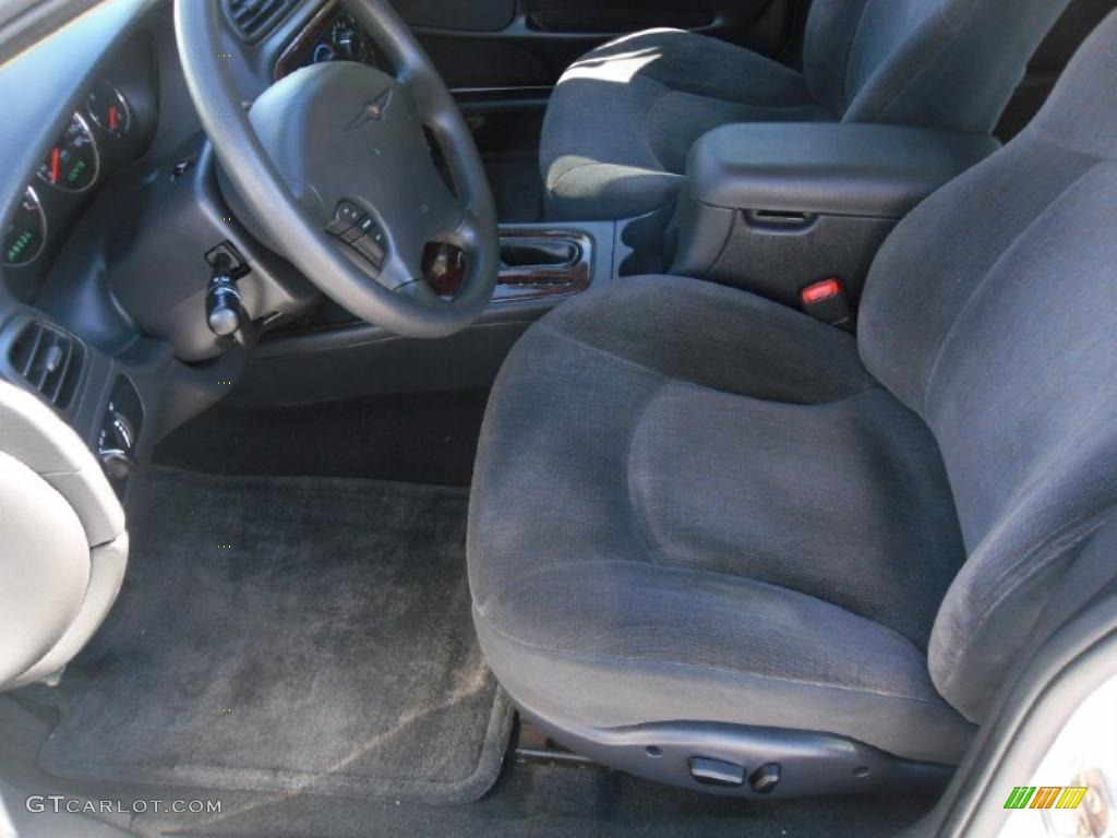 2004 Chrysler Concorde LX interior Photos