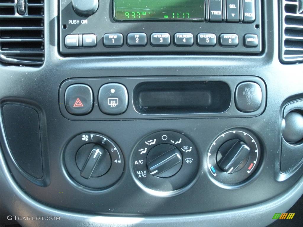 2007 Escape XLS - Red / Gray photo #11