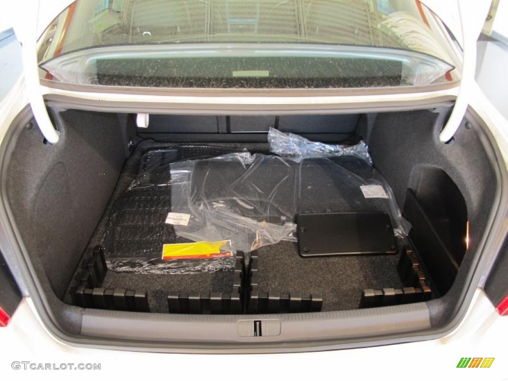 2010 Volkswagen CC Sport Trunk Photo #38570180