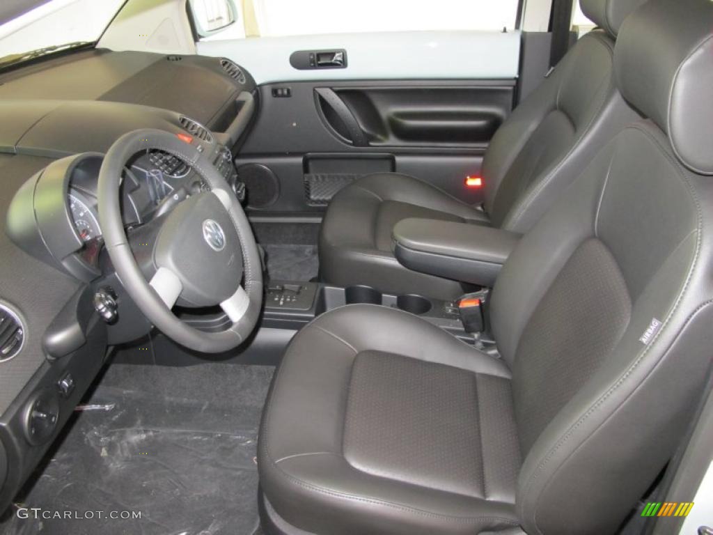 Black Interior 2010 Volkswagen New Beetle Final Edition Coupe Photo #38571180