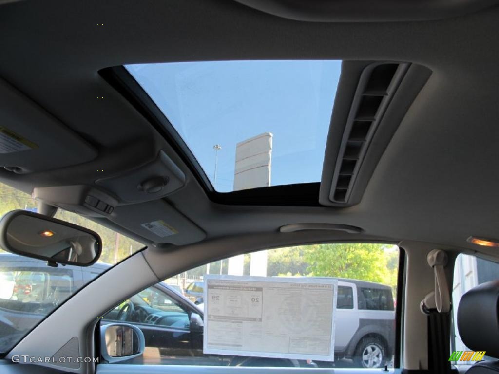 2010 Volkswagen New Beetle Final Edition Coupe Sunroof Photos