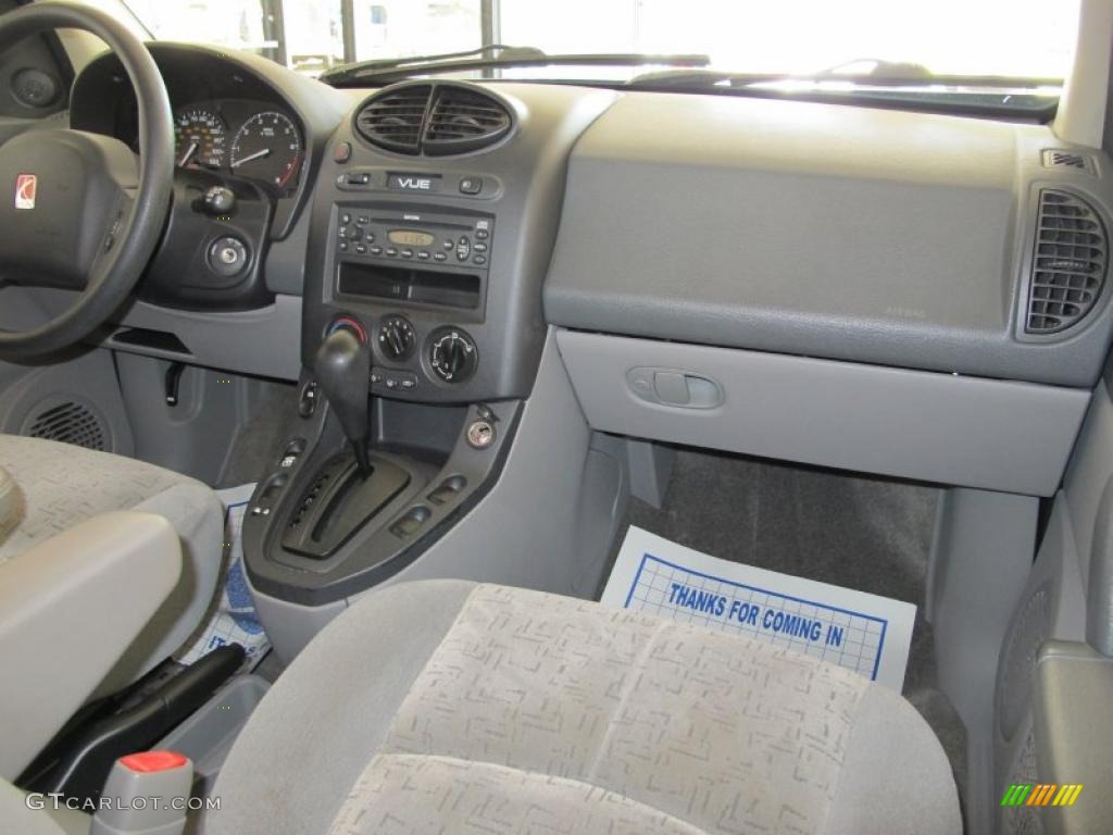 2003 Saturn VUE V6 Gray Dashboard Photo #38573044