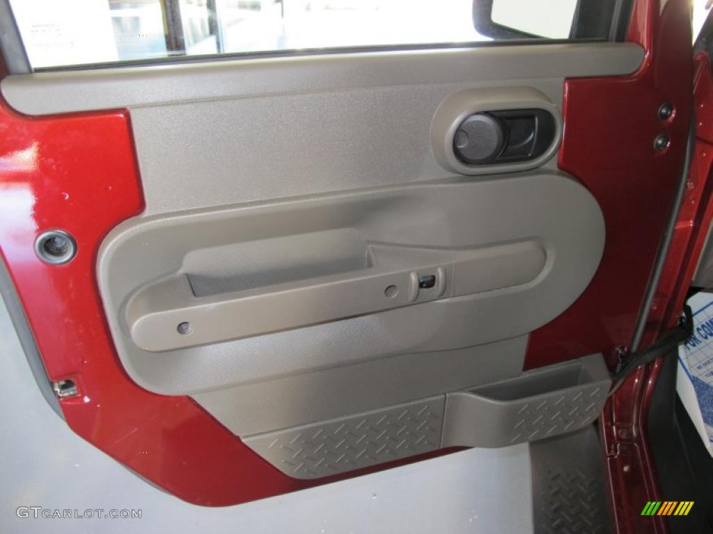 2007 Jeep Wrangler Sahara 4x4 Dark Khaki/Medium Khaki Door Panel Photo #38573764