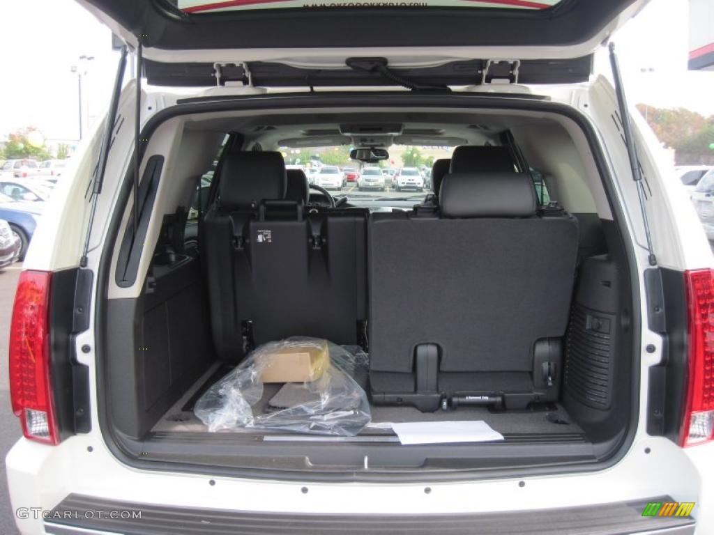 2011 Cadillac Escalade Luxury AWD Trunk Photo #38573808