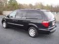2007 Brilliant Black Crystal Pearl Chrysler Town & Country Touring  photo #5