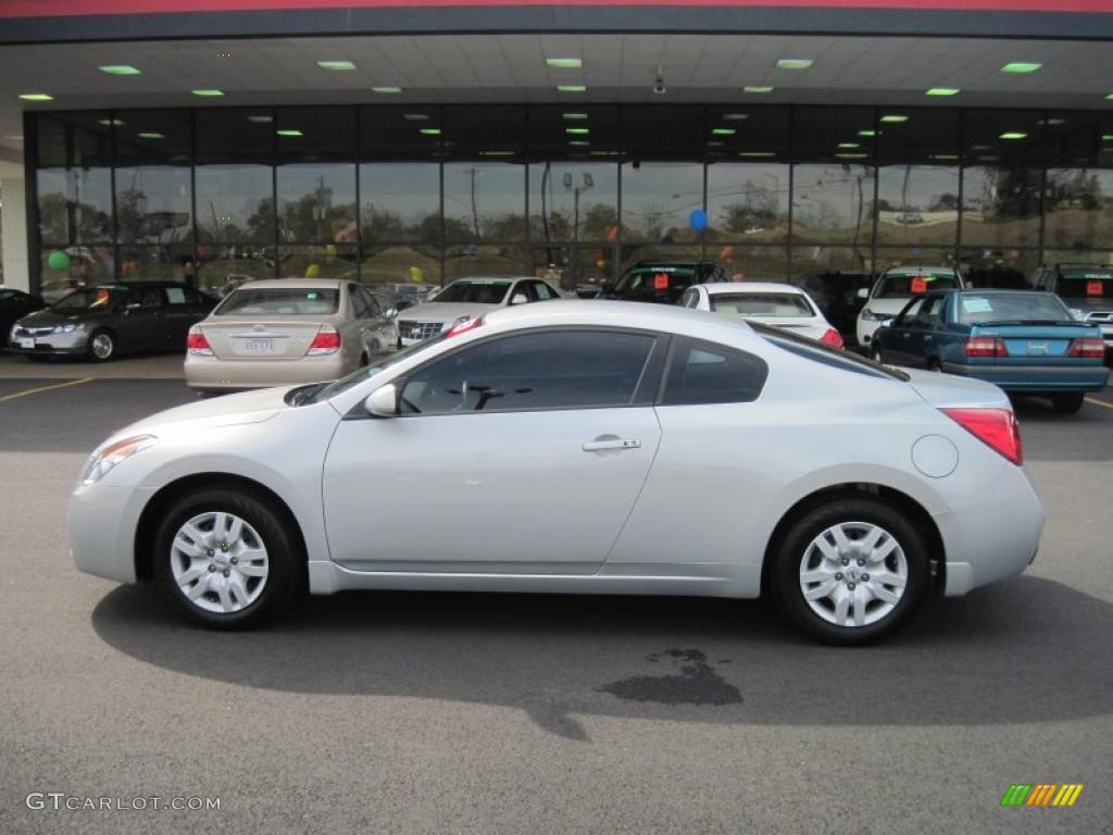 2009 Altima 2.5 S Coupe - Radiant Silver Metallic / Charcoal photo #2
