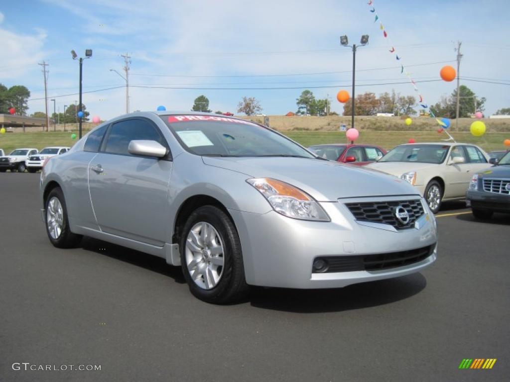 2009 Altima 2.5 S Coupe - Radiant Silver Metallic / Charcoal photo #7