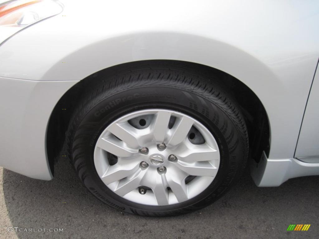 2009 Altima 2.5 S Coupe - Radiant Silver Metallic / Charcoal photo #9