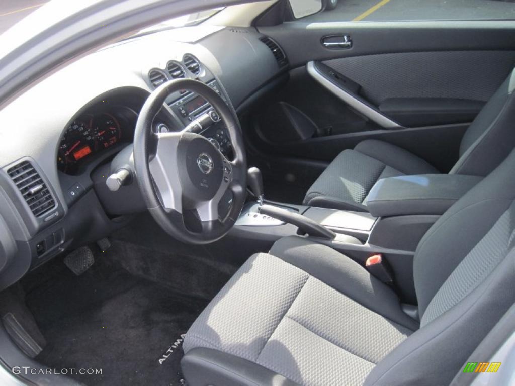 2009 Altima 2.5 S Coupe - Radiant Silver Metallic / Charcoal photo #13