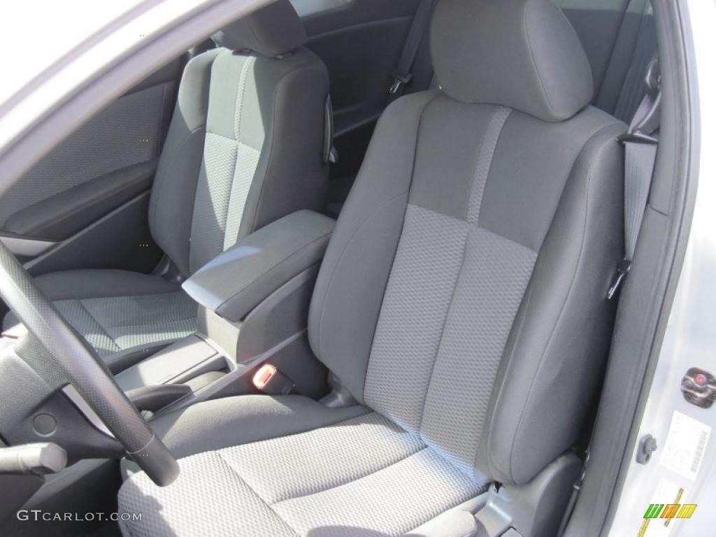 2009 Altima 2.5 S Coupe - Radiant Silver Metallic / Charcoal photo #14