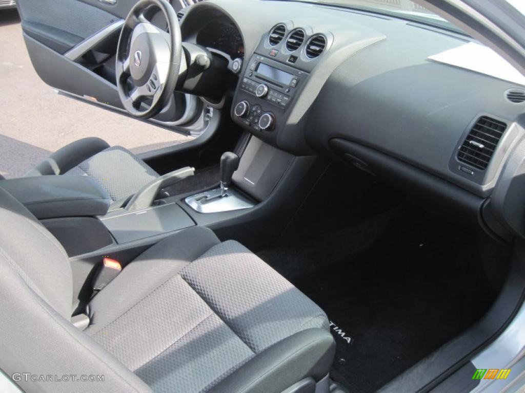 2009 Altima 2.5 S Coupe - Radiant Silver Metallic / Charcoal photo #15