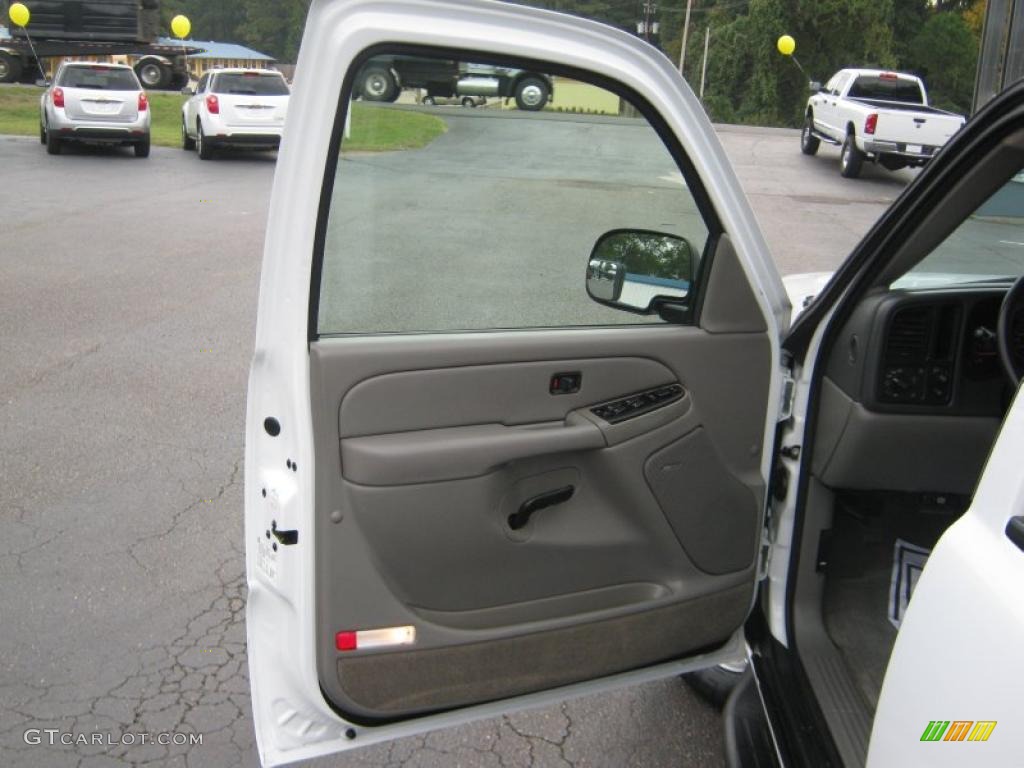 2005 Chevrolet Suburban 1500 LS Door Panel Photos