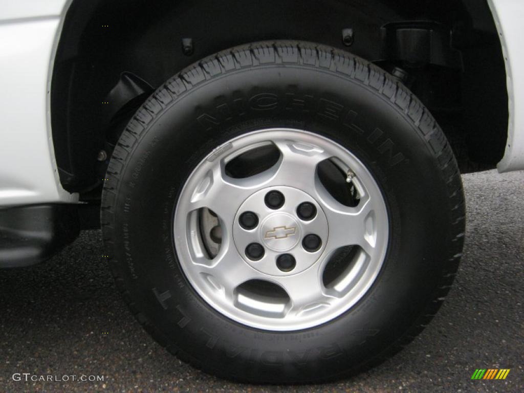 2005 Chevrolet Suburban 1500 LS Wheel Photo #38577252