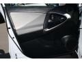 Super White - RAV4 4WD Photo No. 14