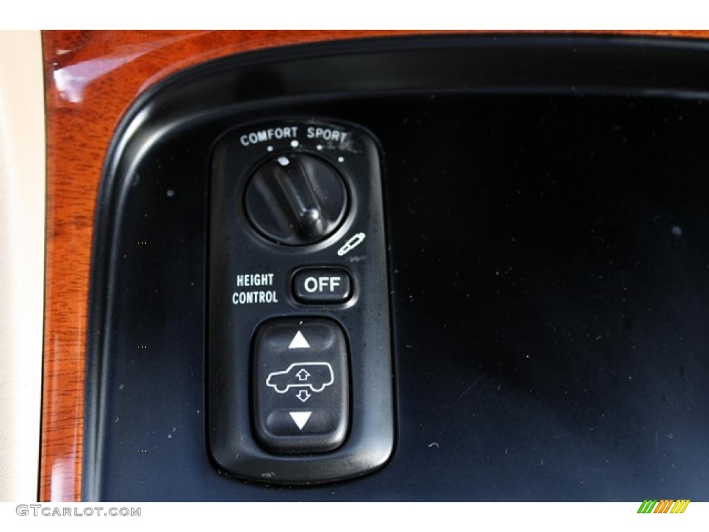 1999 Lexus LX 470 Controls Photo #38577968