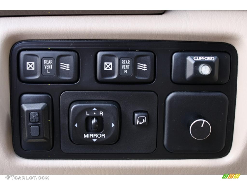 1999 Lexus LX 470 Controls Photo #38578012