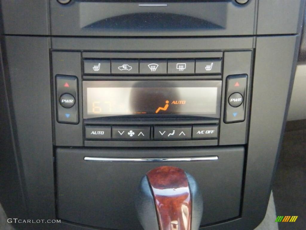 2004 Cadillac SRX V6 Controls Photo #38578752