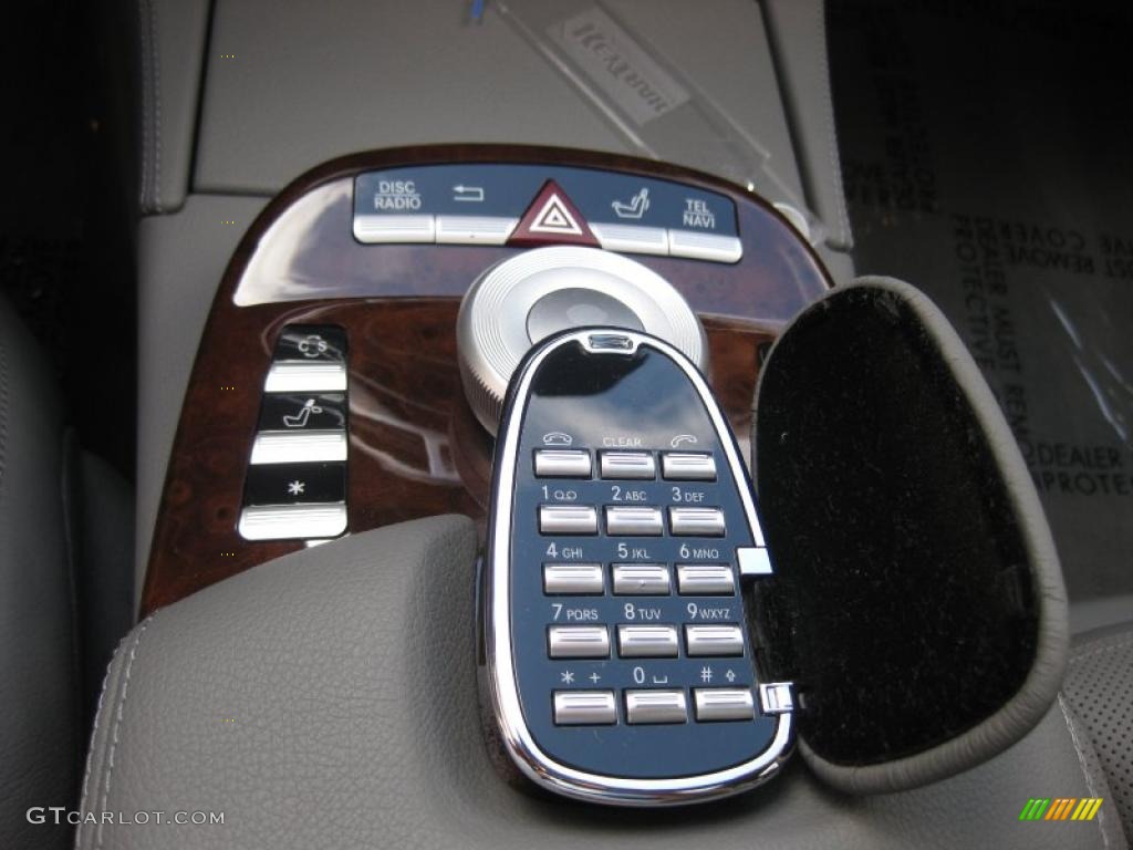 2009 Mercedes-Benz S 550 Sedan Controls Photo #38579520