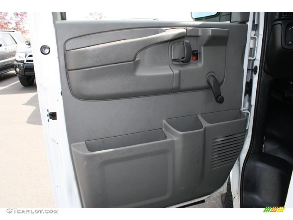 2007 Chevrolet Express 2500 Extended Commercial Van Medium Pewter Door Panel Photo #38579708