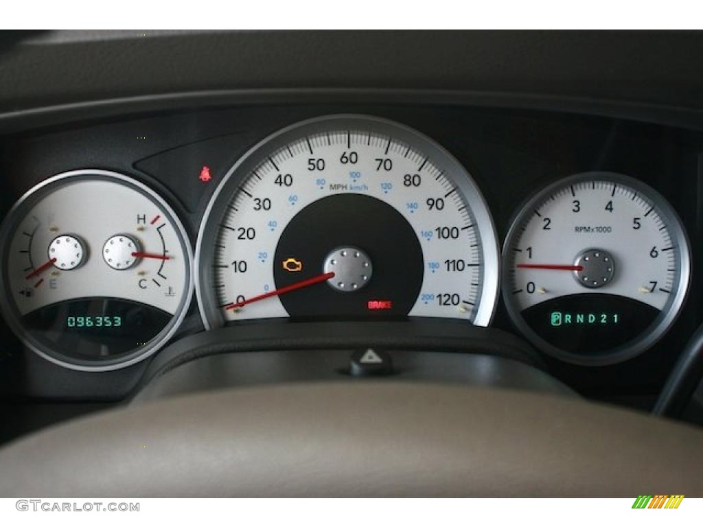 2004 Dodge Durango Limited Gauges Photo #38580120