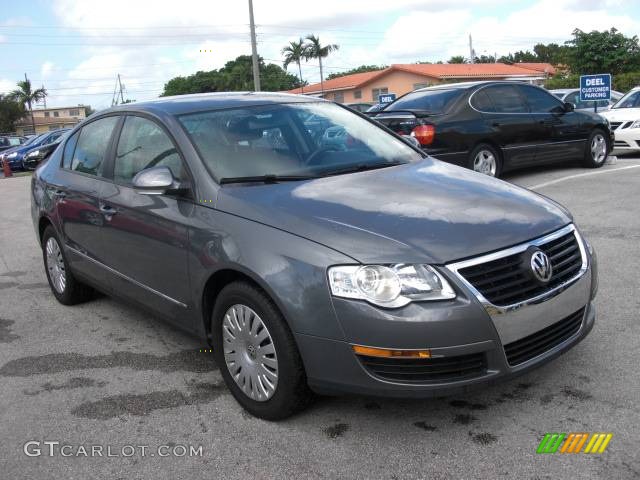 United Grey Metallic 2006 Volkswagen Passat 2.0T Sedan Exterior Photo #385822