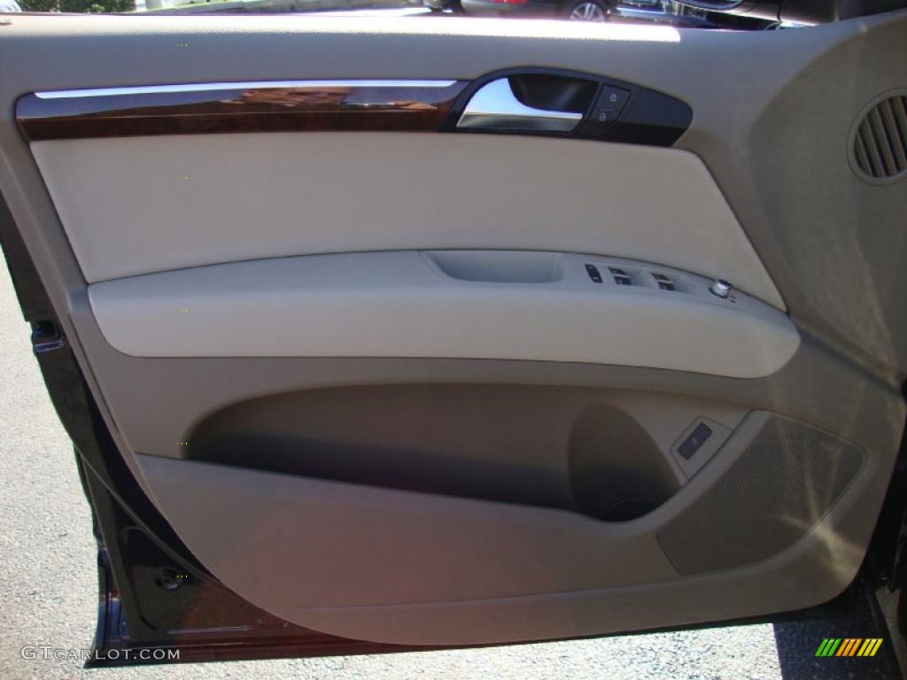 2011 Audi Q7 3.0 TDI quattro Cardamom Beige Door Panel Photo #38582144
