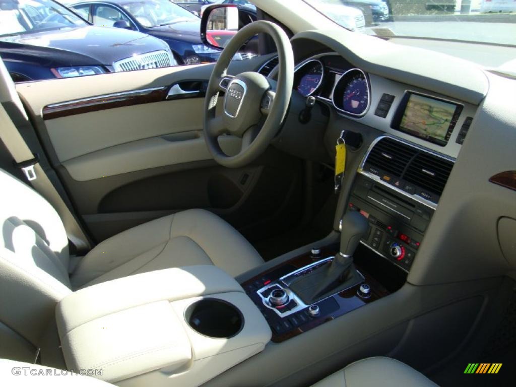 2011 Audi Q7 3.0 TDI quattro Cardamom Beige Dashboard Photo #38582224