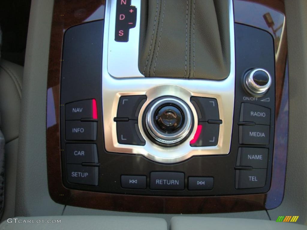 2011 Audi Q7 3.0 TDI quattro Controls Photo #38582464