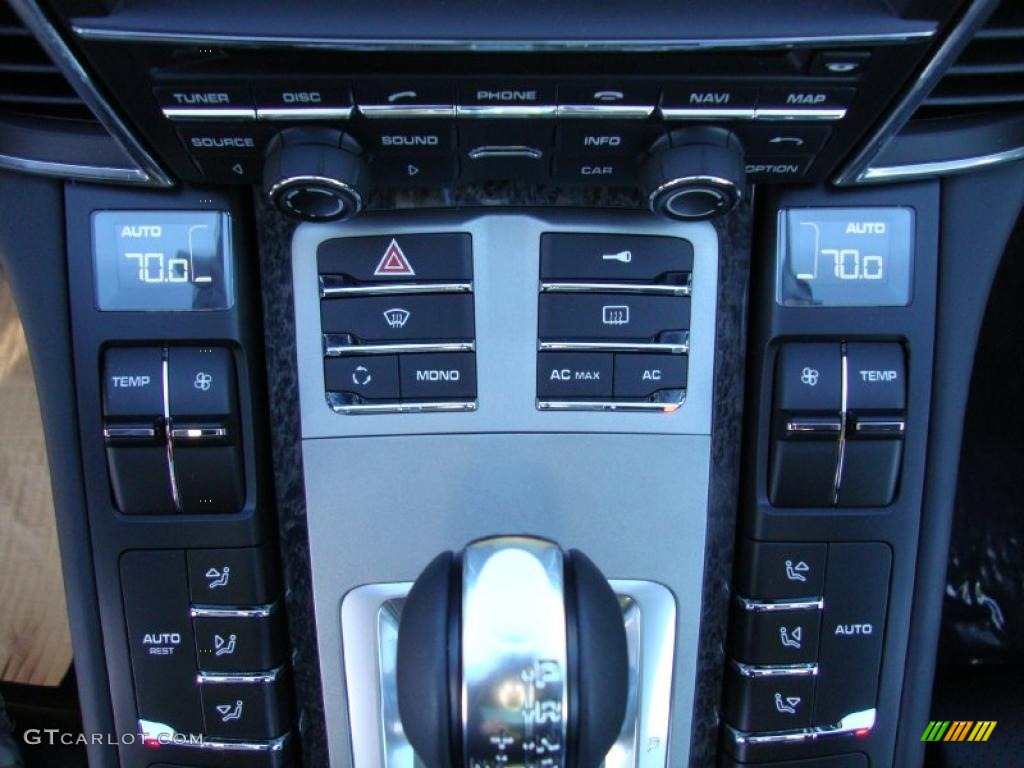 2011 Porsche Panamera Turbo Controls Photo #38583756