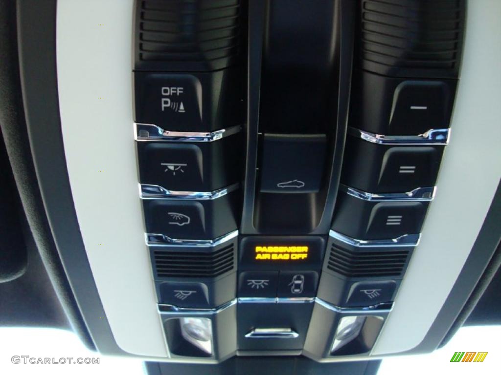 2011 Porsche Panamera Turbo Controls Photo #38583771