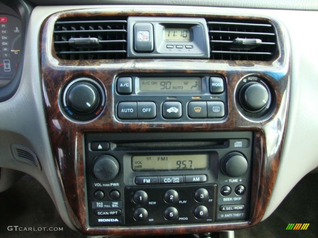 1999 Honda Accord EX V6 Coupe Controls Photo #38586141