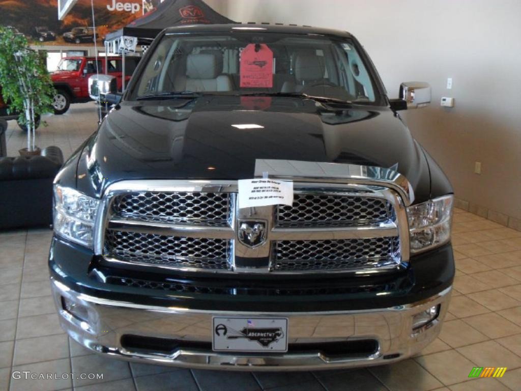 2011 Ram 1500 Laramie Crew Cab 4x4 - Hunter Green Pearl / Light Pebble Beige/Bark Brown photo #4